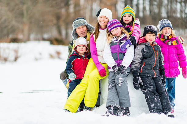 istock Big Family in Winter Snow 523276109