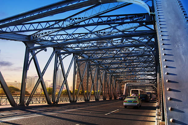 istock Modern building traffic on the steel structure of bridge 523312893