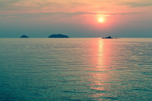 istock Tropical coast during an amazing sunset. 523376318