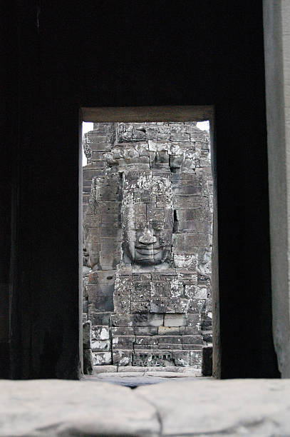 prasat bayon temple d'angkor khmer à siem reap au cambodge. - ankor photos et images de collection