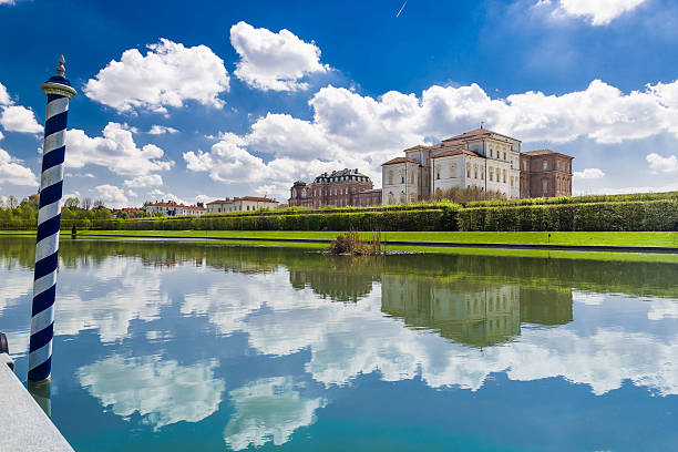 il palazzo reale di venaria - venaria foto e immagini stock