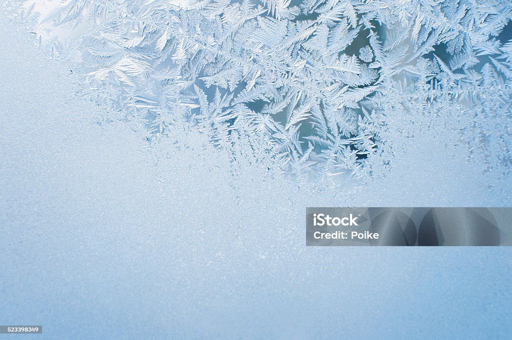 Fondo de hielo y escarcha en la ventana - Foto de stock de Con textura libre de derechos