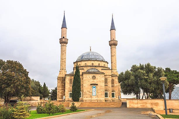 istock Mosque in Baku 523398381
