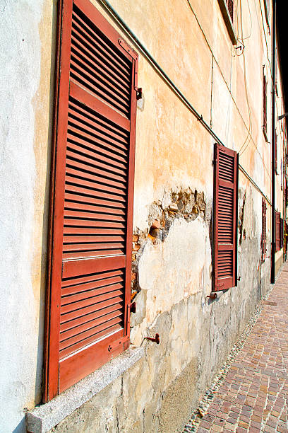 window  varano wood venetian blind  the    brick