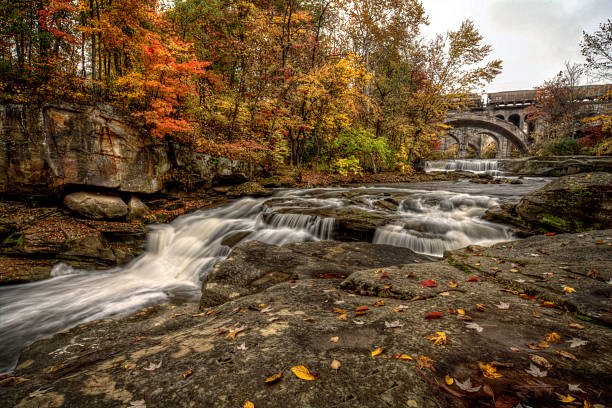 istock Beautiful Berea Falls In Autumn 523446081