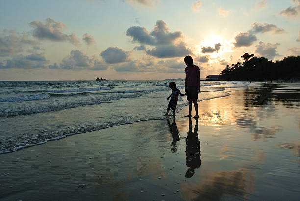 istock mom and child1 523446291