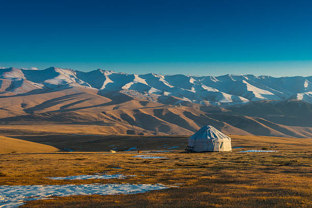 yurta en el restaurante silk road - estepa fotografías e imágenes de stock