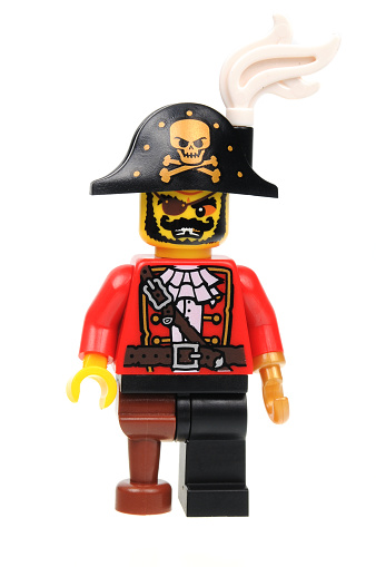 Pirate Captain Lego Series 8 Minifigure Stock - Image Now 2012, Boat Captain, Brick - iStock