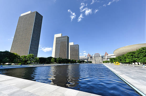 empire state plaza, nowy jork w albany). - hudson new york state zdjęcia i obrazy z banku zdjęć