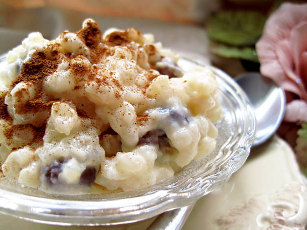 crema budín de arroz - rice pudding fotografías e imágenes de stock