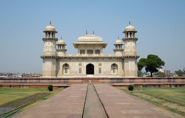 istock Tomb of Itimad-ud-Daulah 523602787