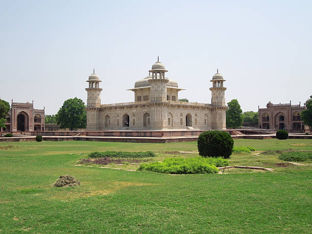 istock Tomb of Itimad-ud-Daulah 523613751