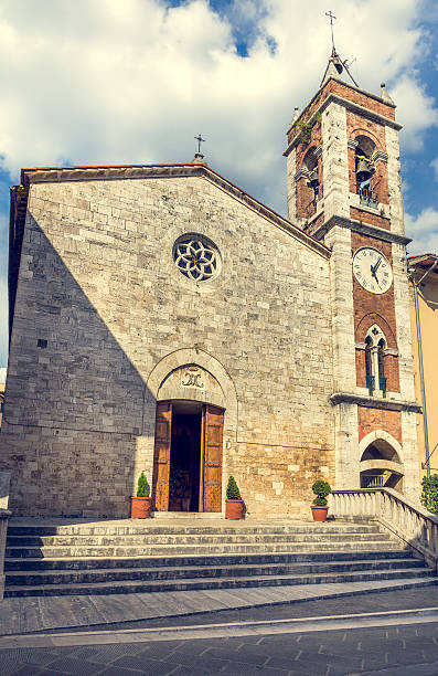 istock San Quirico Dorcia tuscan town 523618478