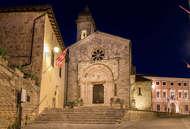 istock San Quirico Dorcia tuscan town 523619274
