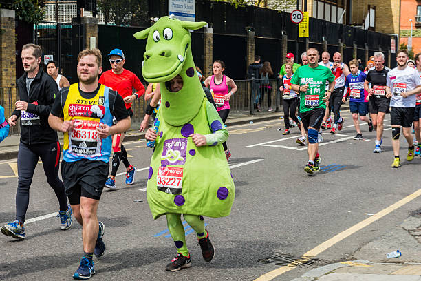 ロンドンマラソン 2016 年 - marathon running london england competition ストックフォトと画像