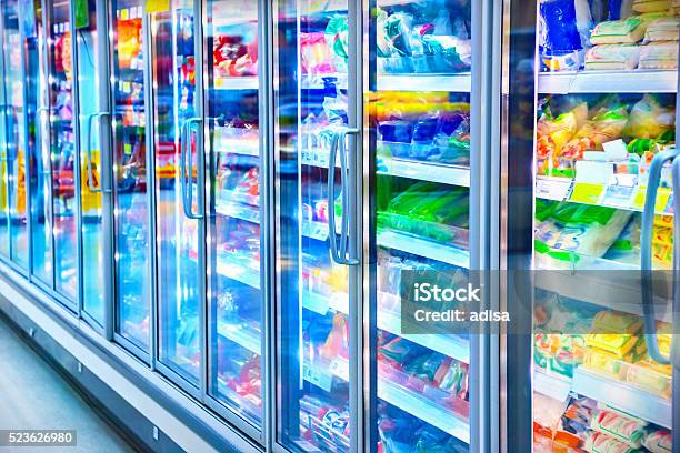 Food In A Supermarket Stockfoto en meer beelden van Supermarkt - Supermarkt, Koelkast, Koelvak