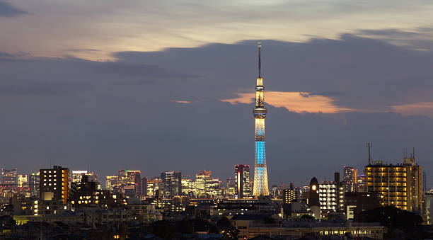 東京スカイツリー、隅田川 - sky tree audio ストックフォトと画像