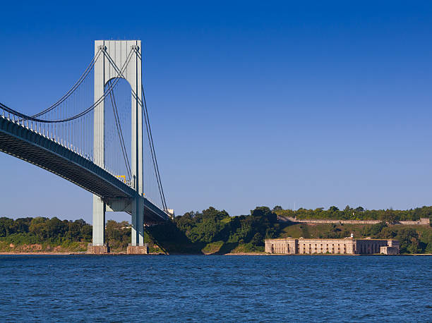 베라자노-내로우 구름다리 및 포트 워즈워스 아침, new york. - staten island new york harbor sea harbor 뉴스 사진 이미지