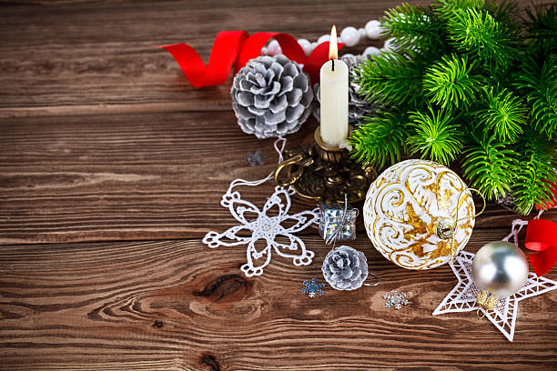 istock Branch of Christmas tree with balls 523665013