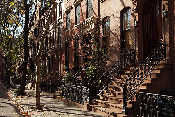 istock Garden Place in Brooklyn Heights historic district fall colors 523675185