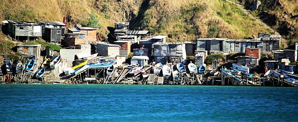 confusão de barcos - barraco zdjęcia i obrazy z banku zdjęć