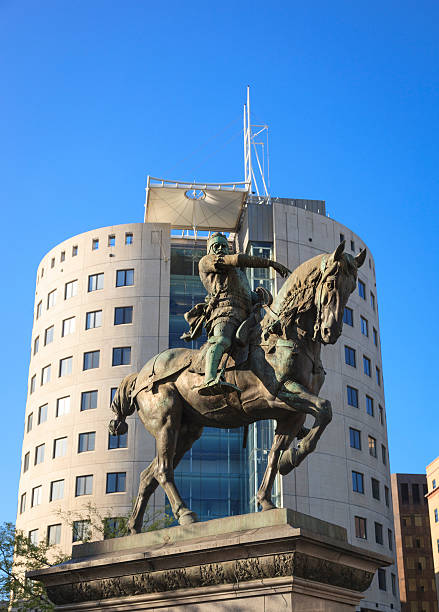 il black principe statua di leeds city square - the black prince foto e immagini stock