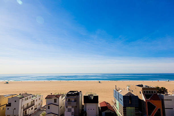 santa monica beach - santa monica beach california house stock-fotos und bilder