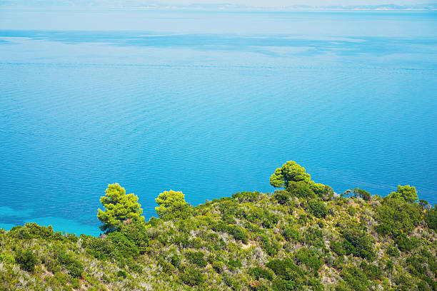 istock Beautiful tropical sea 523711023