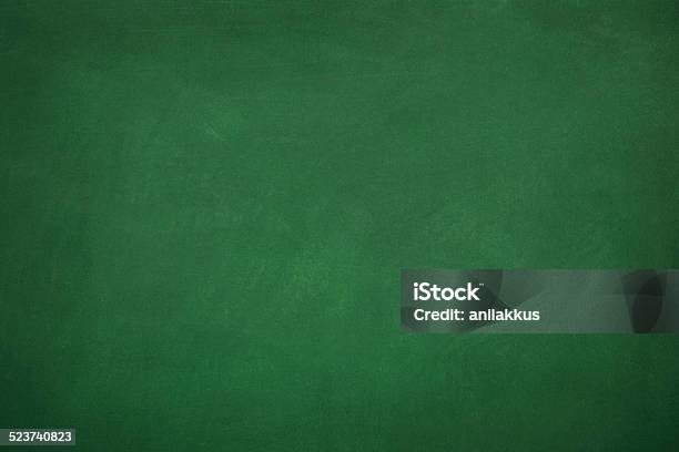 Green Chalkboard Blanco Foto de stock y más banco de imágenes de Verde - Color - Verde - Color, Pizarra - Medios visuales, Con textura