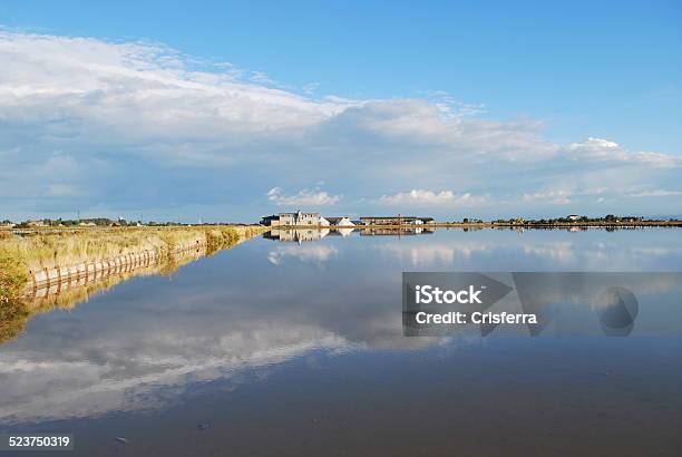 Saltern Panoramica - Fotografie stock e altre immagini di Salina artificiale - Salina artificiale, Ambientazione esterna, Bagnato