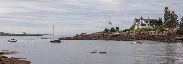 istock Ram Island Lighthouse and sheltered cove 523751277