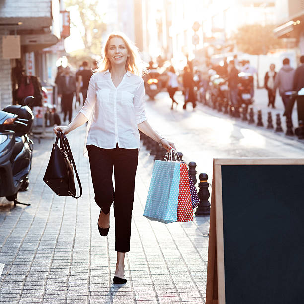 istock Happy Shopping Day 523774060