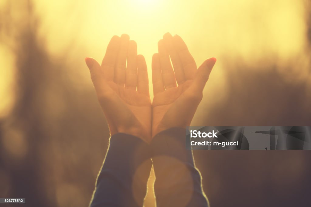 Beten für die Sonne. - Lizenzfrei Beten Stock-Foto