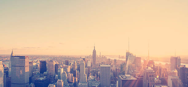 istock Dreamy NYC Skyline Sunset Cityscape 523789191