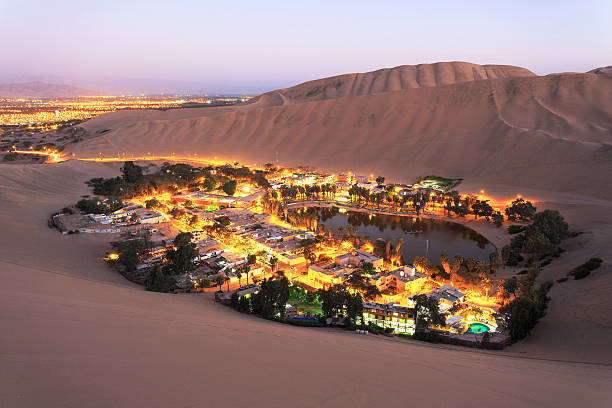 atakama, oasis of huacachina, peru - ice zdjęcia i obrazy z banku zdjęć