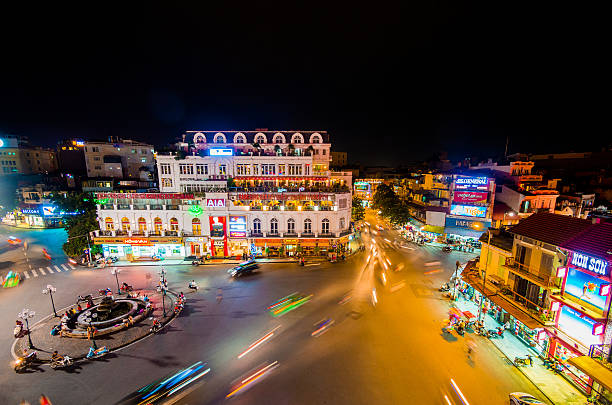 tráfego em hanoi, vietnã - vietnam asia hanoi street - fotografias e filmes do acervo