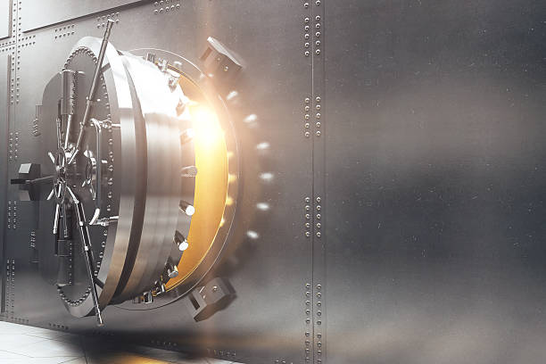 Сейфы и хранилища