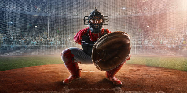 baseballfänger auf stadion - baseballs catching baseball catcher adult stock-fotos und bilder