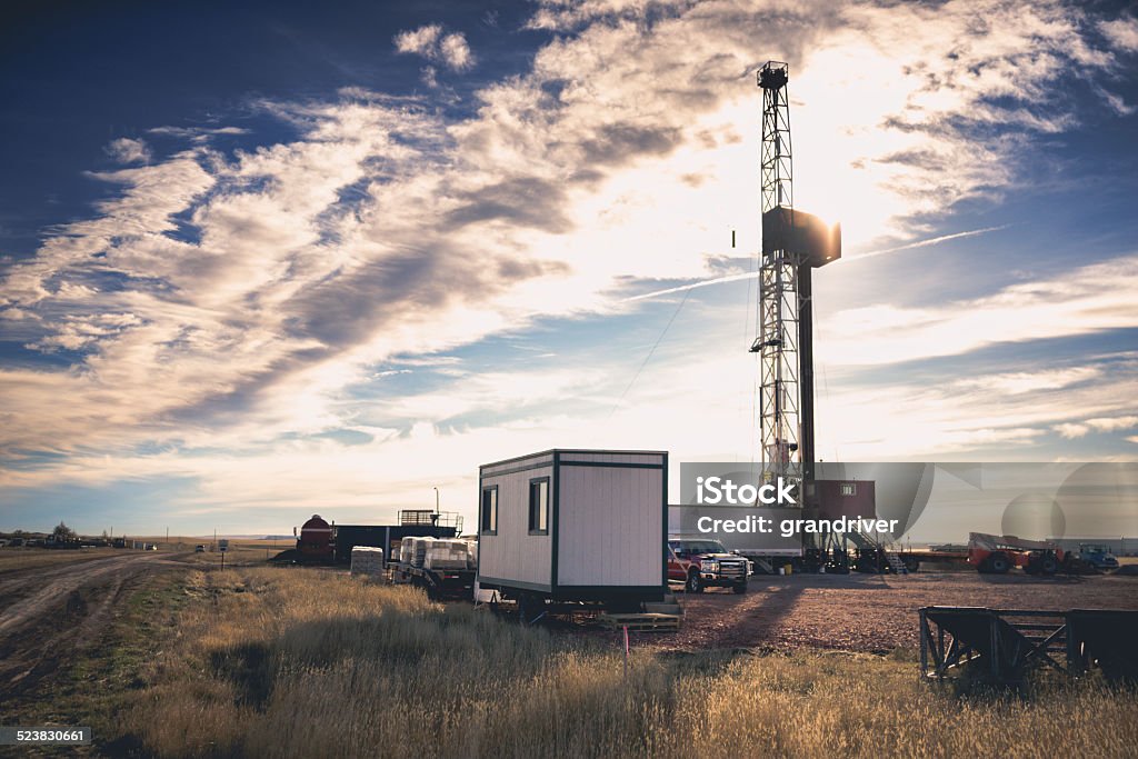 Drill Outfit auf der Prairie - Lizenzfrei Erdöl Stock-Foto