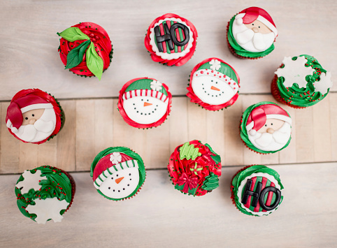 Beautiful Christmas cupcakes with different designs