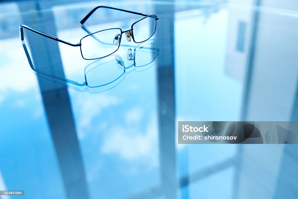Eyeglasses und seine Spiegelung - Lizenzfrei Accessoires Stock-Foto