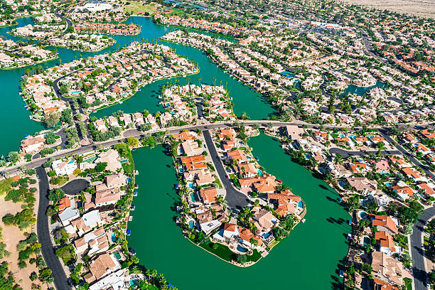 scottsdale de phoenix, en arizona, hébergement de quartier de la banlieue de développement-vue aérienne - southwest usa architecture building exterior scottsdale photos et images de collection