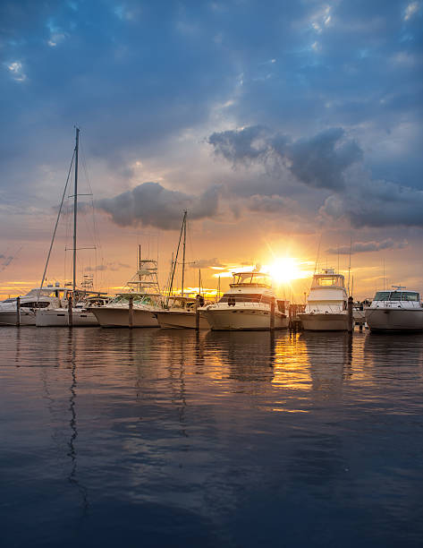 miami a marina - marina yacht florida sunset - fotografias e filmes do acervo