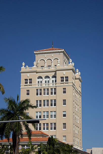 istock Building in Miami Florida 523883616