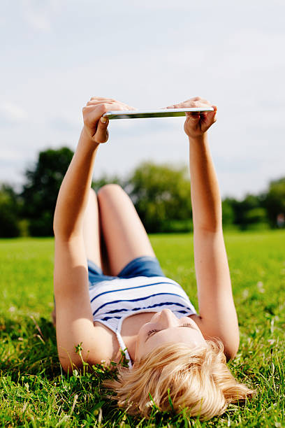 istock Websurfing in the park! 523896701