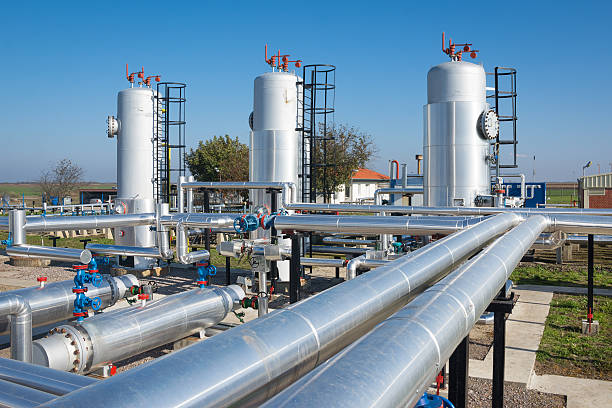 istock Oil and gas processing plant 523920649