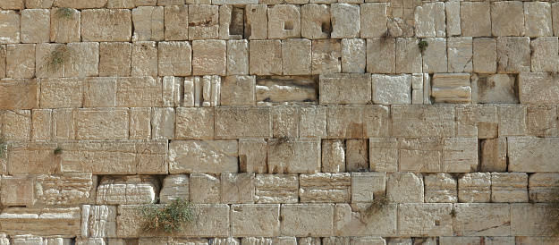 Cálculos en el muro de las lamentaciones de jerusalén photo