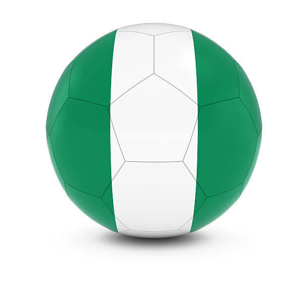 нигерия футбол — нигерийская флаг на футбольном мяче - nigerian flag nigerian culture three dimensional shape nigeria стоковые фото и изображения