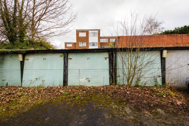 istock Urban Garages in rundown condition 524014854