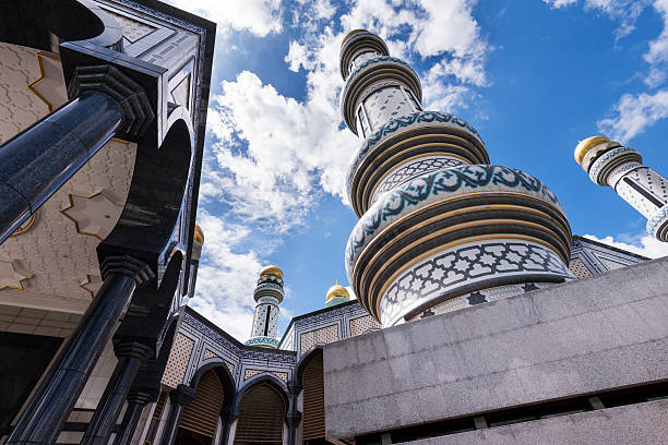 minarete - bandar seri begawan fotografías e imágenes de stock